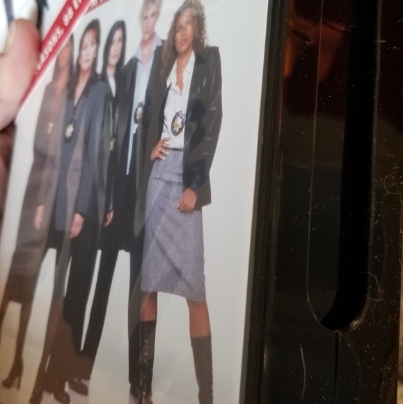 EXTREMELY RARE DVD Box Set "The Division" All female leads. - Picture 2 of 15